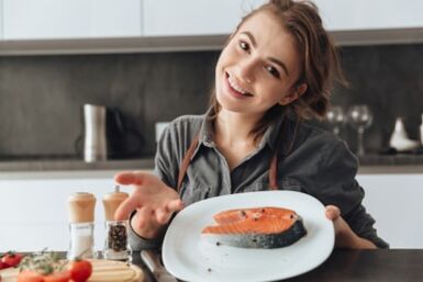 Jeune fille au filet de truite
